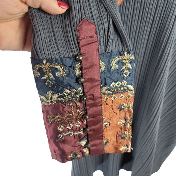 Soft Surroundings Gray Embroidered Long Sleeve Long Line Sweater 2X - Picture 3 of 6